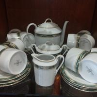 servizio da 12 da tè mai usato in porcellana limog