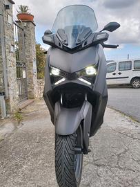 Yamaha XMax 300 Sonic Grey