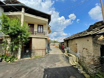 CASA SEMINDIPENDENTE A CASTELNUOVO NIGRA