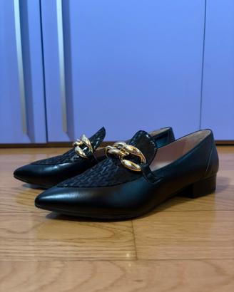 Mocassini neri in pelle Miss Pappalea
