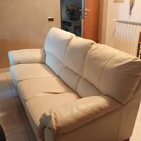 Divano in pelle beige chiaro/crema Made in Italy