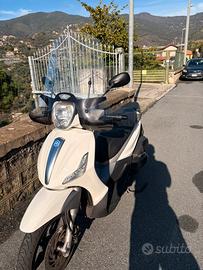 Beverly 350 sport touring