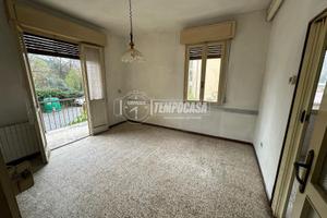 TRILOCALE CON BALCONE E GARAGE