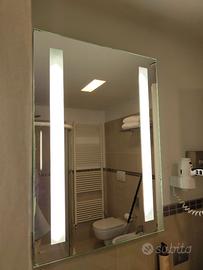 Specchi con Luci integrate