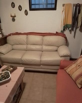 divano in pelle beige 3 posti