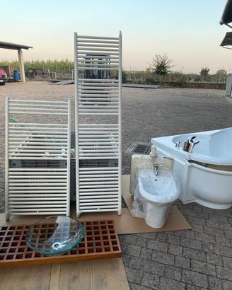 ARREDOBAGNO E SANITARI