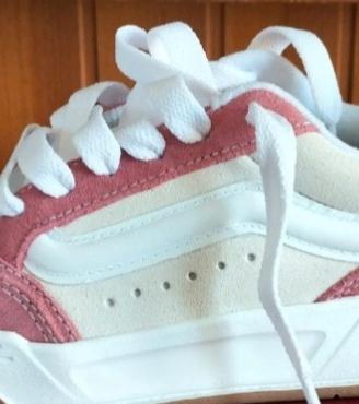 Vans hylane 