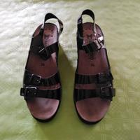 Sandali in vernice nero marca Mephisto n'36