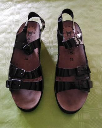 Sandali in vernice nero marca Mephisto n'36