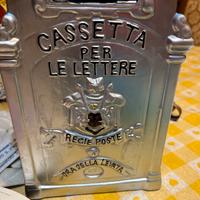 Cassetta postale con salvadanaio
