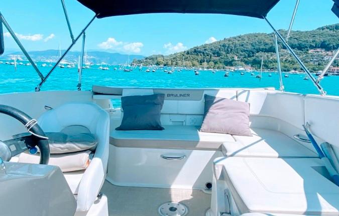 Motoscafo Bayliner VR-5 Valutiamo Permuta