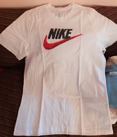 T-Shirt Nike bianca mis. XL cotone 100% Nuova Mag.