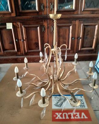 Grande lampadario in ottone colore oro
