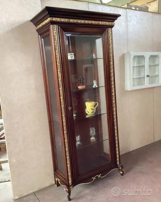 Vetrina classica in legno