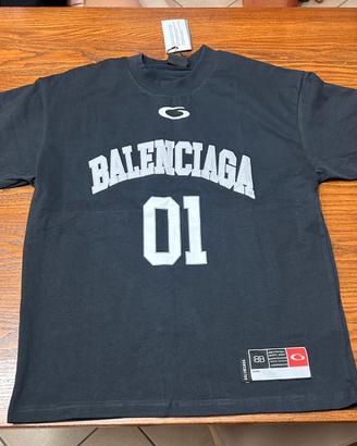 T-shirt balenciaga