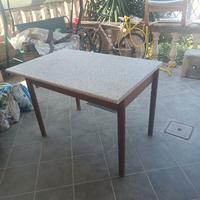 Tavolo allungabile , lunghezza 1,20 larghezza 80
