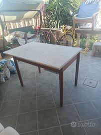 Tavolo allungabile , lunghezza 1,20 larghezza 80