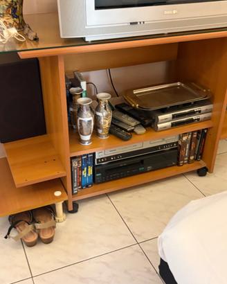 Mobile porta TV in legno con piano e route