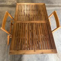 Tavolo con 2 sedie in legno