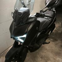YAMAHA XMAX TECH MAX 300