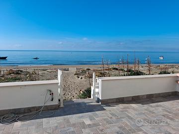 The suite on the beach casavacanze torvainica sett