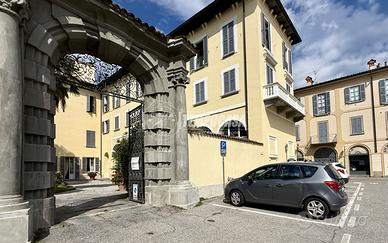 Prestigioso Quadrilocale nel Palazzo Storico Rougi