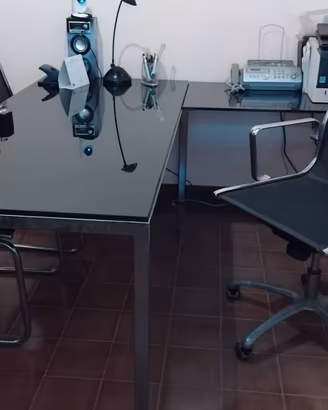 tavolo ufficio, sedie e libreria completo