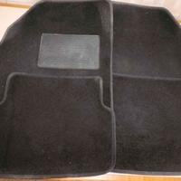 TAPPETINI UNIVERSALI IN MOQUETTE  COMPLETI 4  PZ.