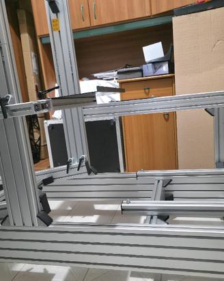 Postaziome Cockpit in profilati di alluminio