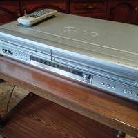 Lettore DVD e videoregistratore VHS