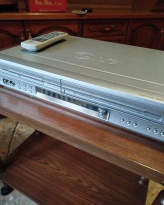 Lettore DVD e videoregistratore VHS