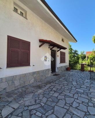 VILLA SINGOLA A PONZONE