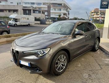 Alfa Romeo Stelvio 2.2 Turbodiesel 160 CV AT8 RWD 