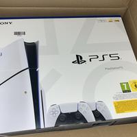 PlayStation cinque cd slim con due joystick