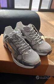 Scarpe sportive alla moda color argento