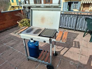 Barbecue a gas carrellato doppia piastra