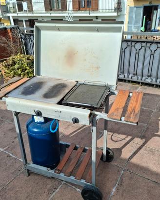 Barbecue a gas carrellato doppia piastra