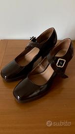 Scarpe tacco e zeppa lucido