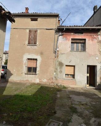 Casa indipendente di 192 m² con 5 locali e box aut