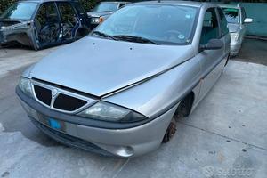 Ricambi usati per Lancia Y 1.1 benz Elefantino '98