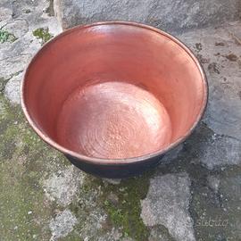 Calderoni in rame usati poche volte.