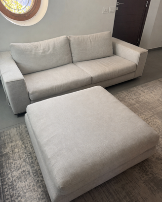 Divano Minotti Hamilton con pouf