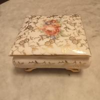 scatola in porcellana 