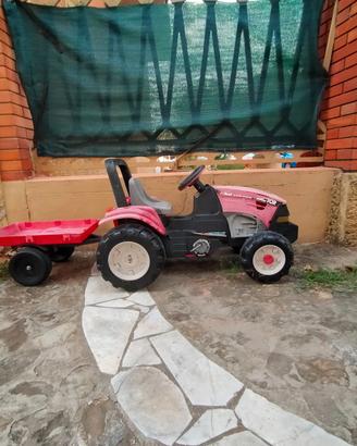 Trattore giocattolo 