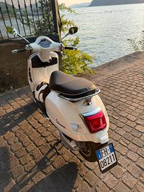 Vespa Gts 300 super