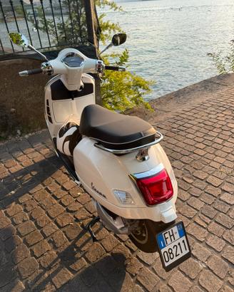 Vespa Gts 300 super