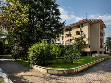 Tre Locali doppi servizi con box doppio e cantina