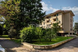 Tre Locali doppi servizi con box doppio e cantina