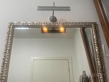 Cornice specchio e lampada Devon & Devon