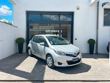 Toyota Yaris 1.0 51 Kw 5P LOUNGE RET. - 2012